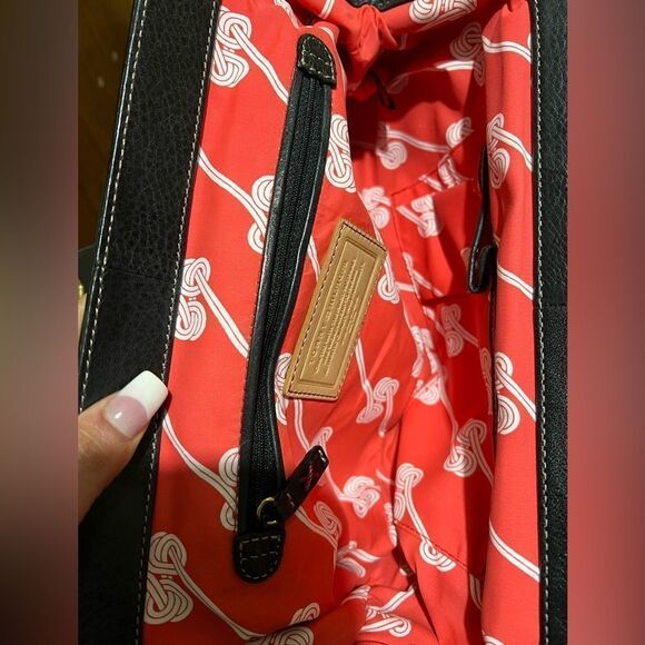 TOMMY HILFIGER LEATHER CLUTCH - Picture 4 of 7